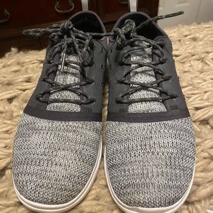 Under armor tennis shoes